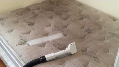 5 Cara Membersihkan Kasur Berjamur dan Perawatannya