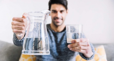 10 Manfaat Minum Air Hangat Sebelum Tidur, Ajaib!